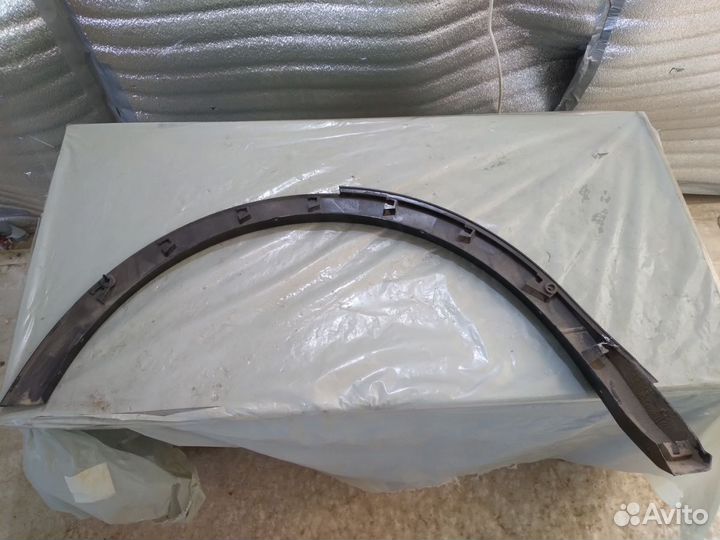 Накладка крыла Ford Explorer 5 2010 FB5378291C21A