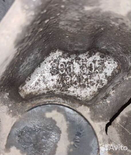 Поворотный кулак задн в сборе Volkswagen Passat B7