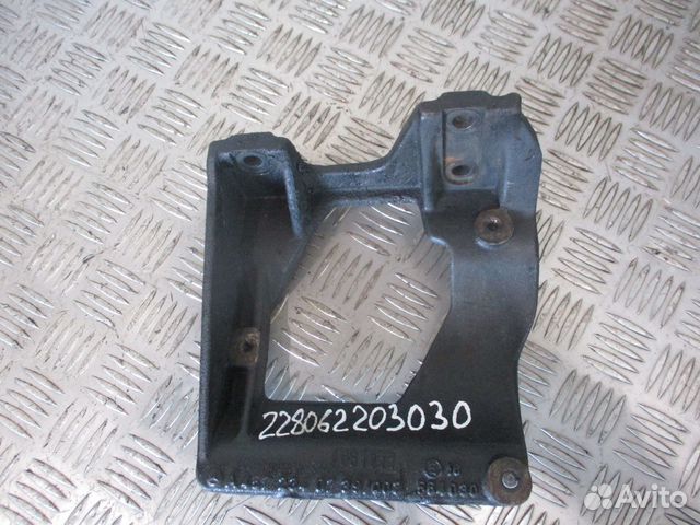 Кронштейн компрессора кондиционера Mercedes-Benz A