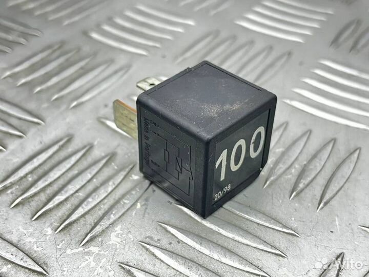 Реле 100 Skoda Octavia A4