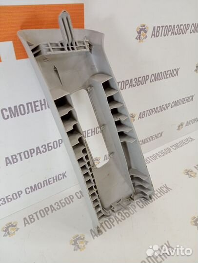 Обшивка стойки центральная верхняя правая Mazda 3