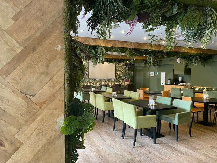 Столовая и кафе в бц, рядом с метро, 650 м²