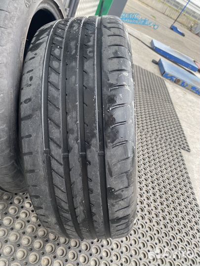 Goodyear EfficientGrip 235/45 R19