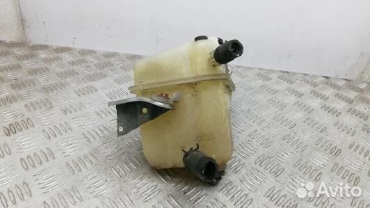 Бачок расширительный toyota auris E150 (9LV04NP01)
