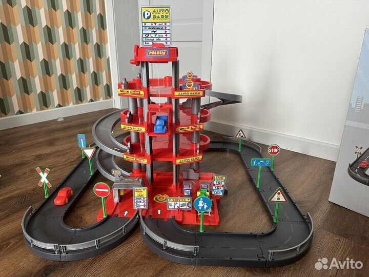 Парковка полесье