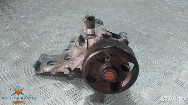Помпа Nissan Serena C25 рест. 2007