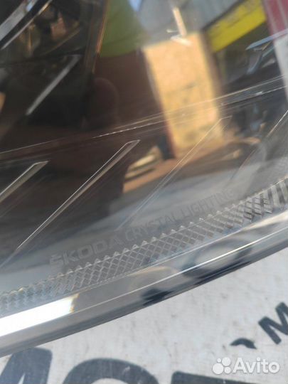 Фара левая Skoda Octavia A8 2020-2023