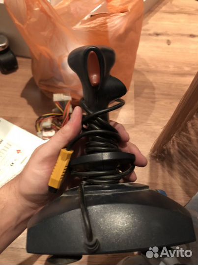 Джойстик genius