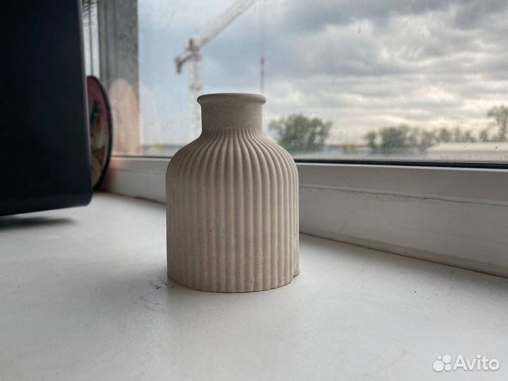 Ваза для цветов из гипса