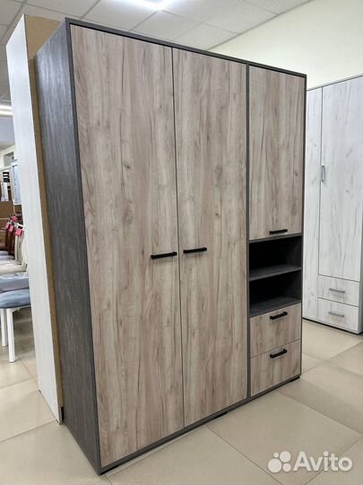 Шкаф распашной