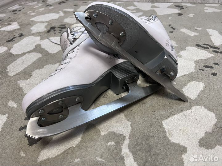 Коньки фигурные stella, размер 35