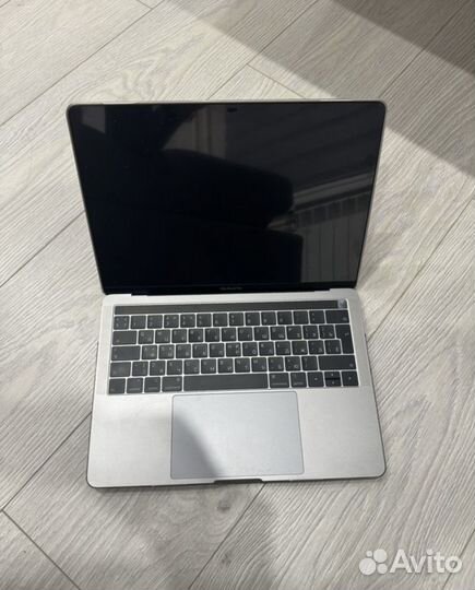 Macbook pro 13 2019 touch bar