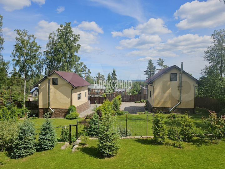 Дом 245 м² на участке 8,8 сот.