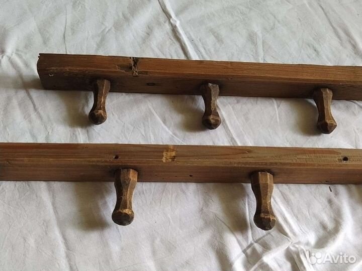 Вешалки и прялка, 19 век