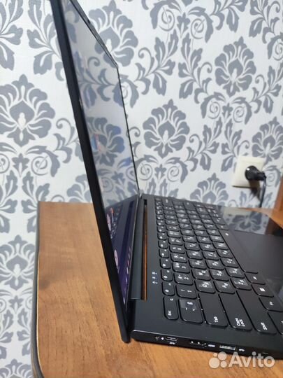 Ноутбук 15.6дюйм i7/16gb/256,512ssd Новый