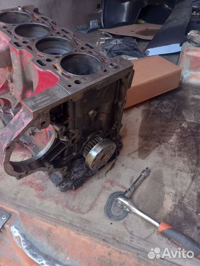 Блок двигателя каминс 2.8тевро 4