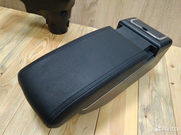 Подлокотник KIA RIO 3,4 Hyundai Solaris 2