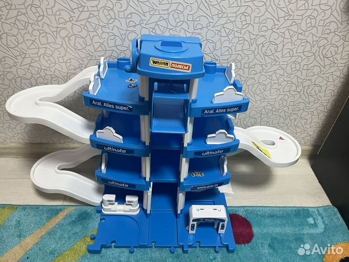 Парковка Полесье