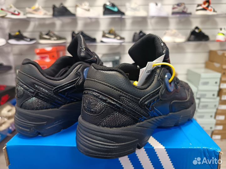 Кроссовки Adidas