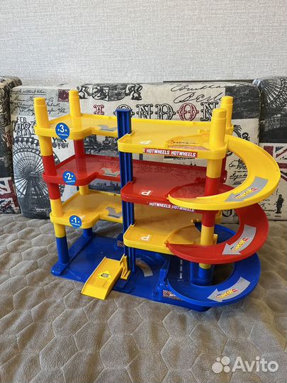 Hot wheels парковка