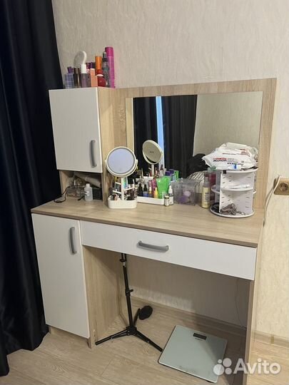 Туалетный столик