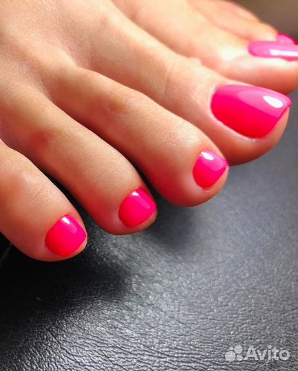 Маникюр педикюр