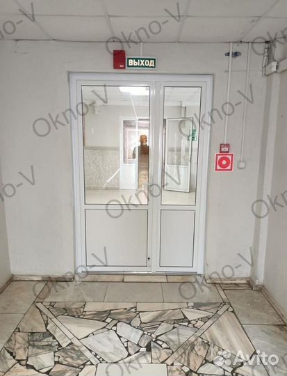 Дверь входная со стеклом