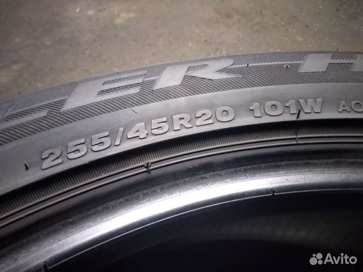 Bridgestone Dueler H/P Sport 255/45 R20