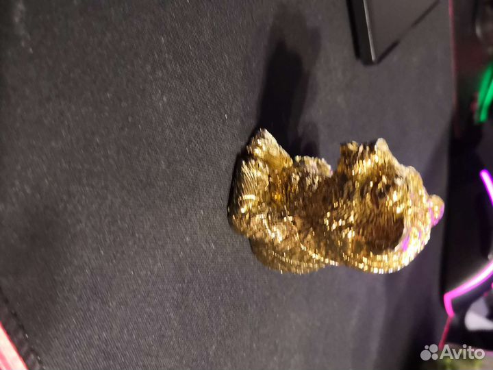 Фигурка золотого тигра