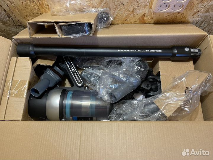 Пылесос вертикальный беспроводной redmond RV-UR375