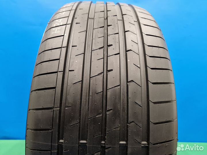 Royal Black Royal Explorer II 275/40 R21 и 315/35 R21