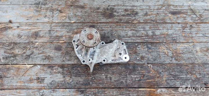 Водяная помпа ford focus 2 sida