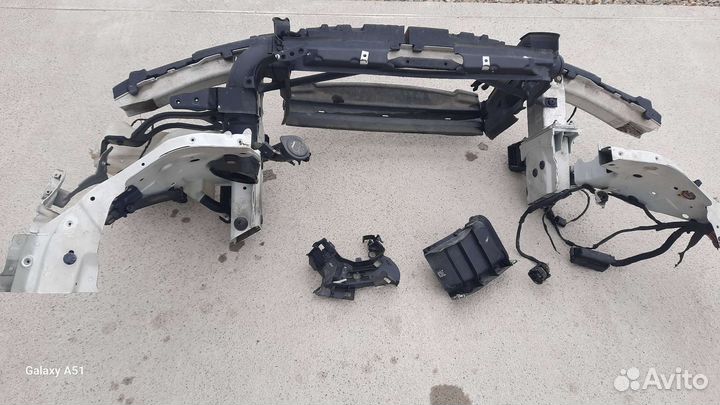 Телевизор и усилитель бампера BMW E60 рест