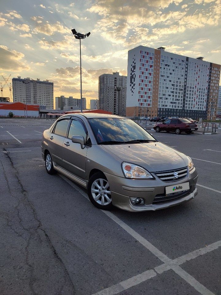 Suzuki Liana: фото владельца
