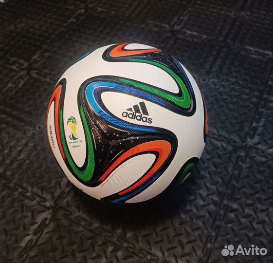 Футбольный мяч новый. Бразука. Brazuca