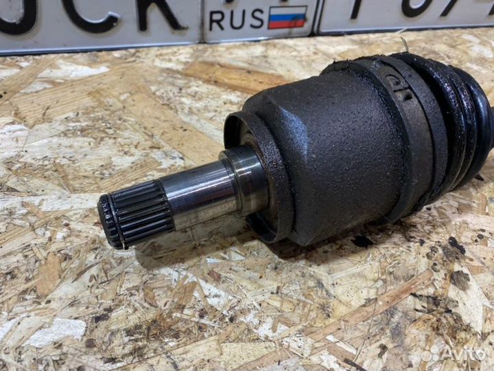 Привод левый LADA Priora