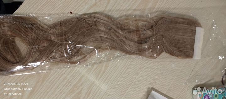 Волосы на заколках русые