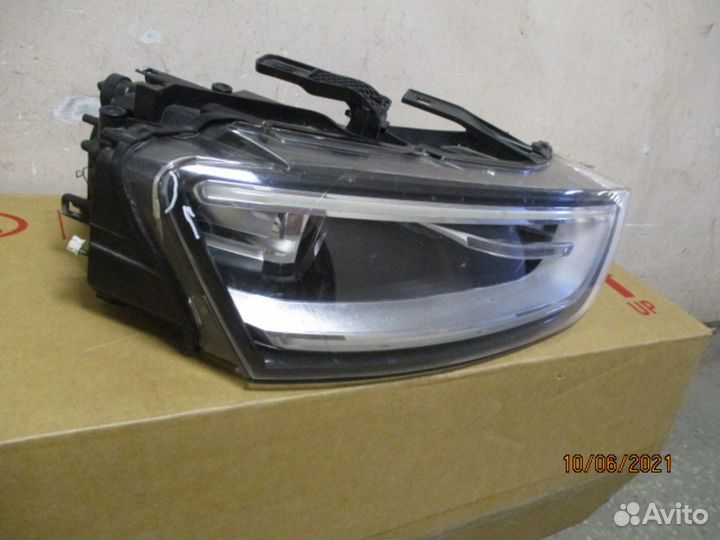 Фара правая Audi Q3/RS Q3