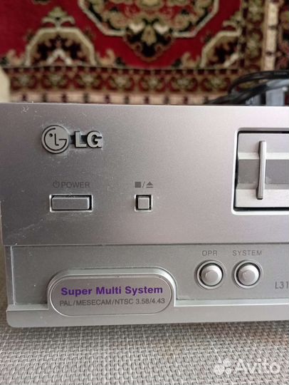 Видеомагнитофон LG