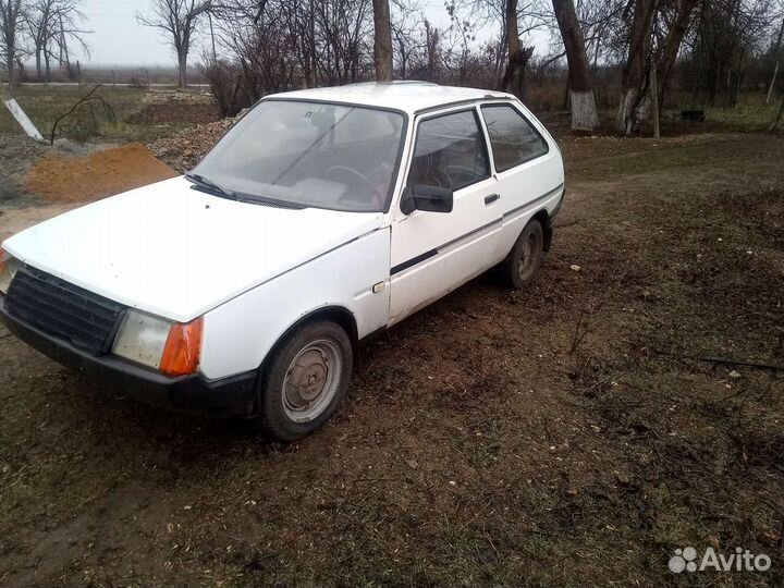 Капот на таврию