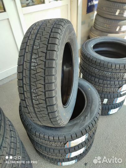 Pirelli Formula Ice FR 185/60 R15 88T