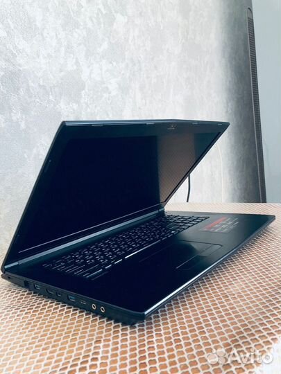 Игровой ноутбук Msi 17.3