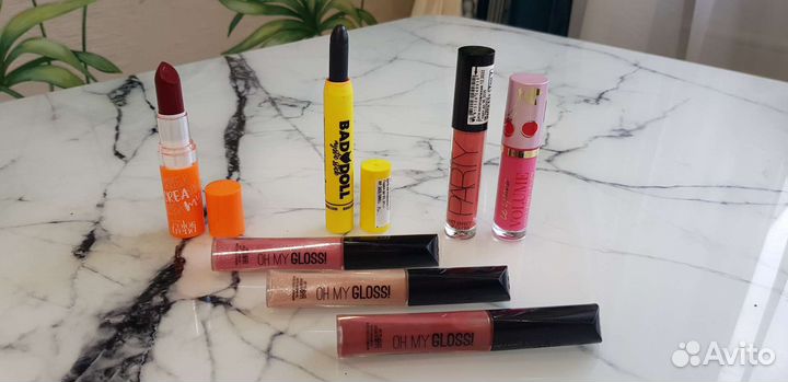 Блеск для губ / помада / бальзам