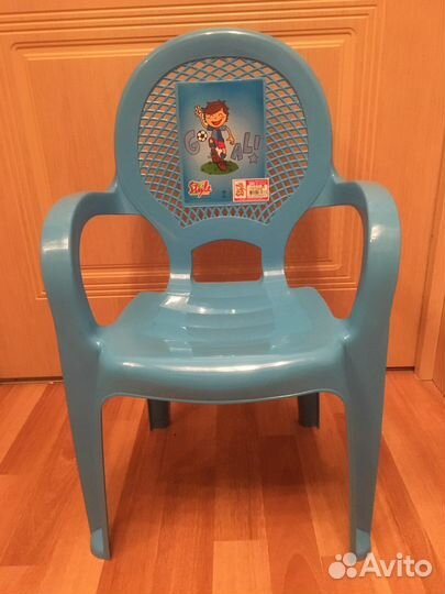 Детское пластиковое кресло