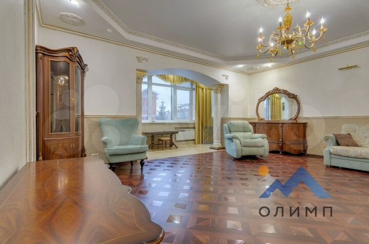 3-к. квартира, 181,1 м², 1/3 эт.