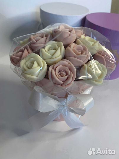 Сладкий подарок девушке