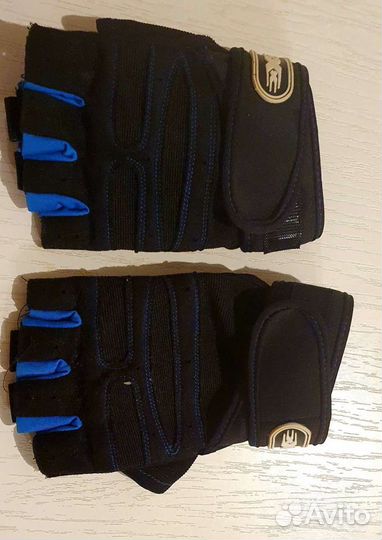 Спортивные перчатки