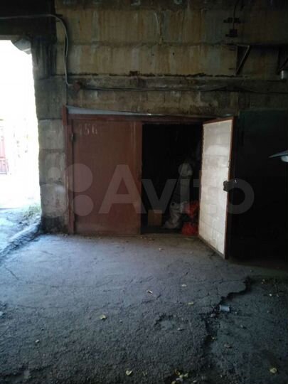 Гараж, > 30 м²