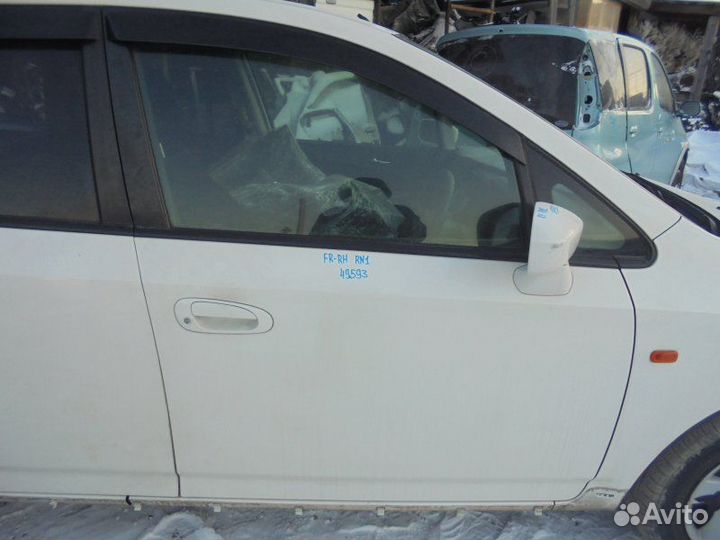 Дверь передняя правая Honda Stream RN1 D17A 2002/7