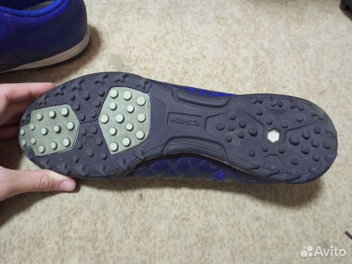 Футбольные бутсы